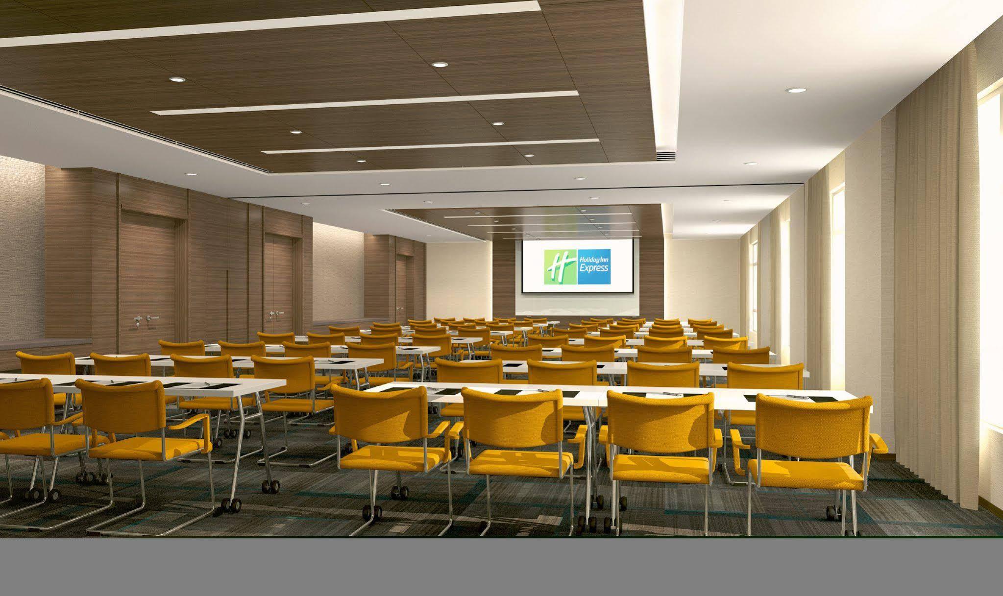 Holiday Inn Express Chengdu Huanhuaxi By Ihg-Near Jinsha Site Musem,Near Wuhou Temple Museum,Welcome Drinks,Free Gym,Free Self-Service Laundry Exteriör bild