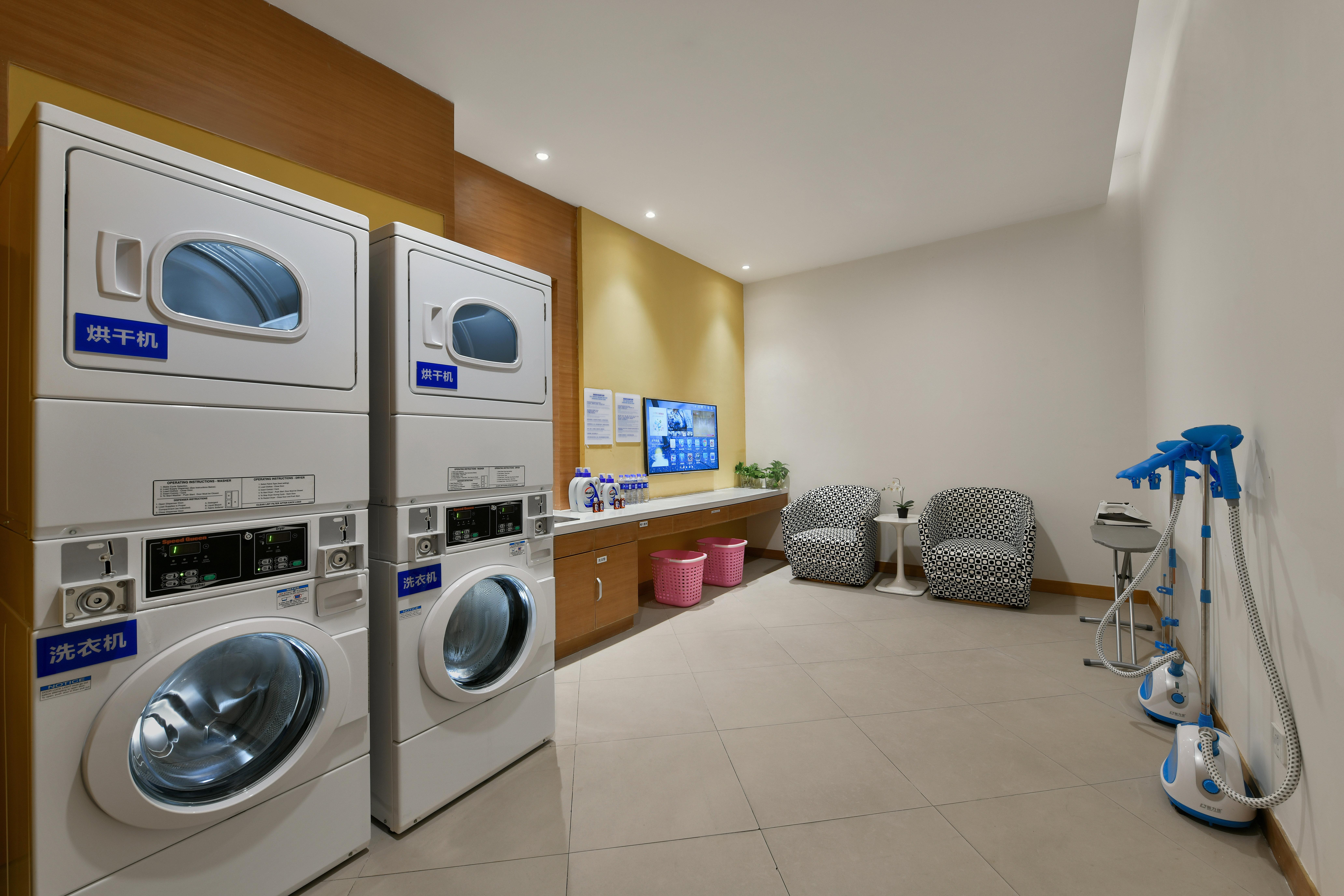 Holiday Inn Express Chengdu Huanhuaxi By Ihg-Near Jinsha Site Musem,Near Wuhou Temple Museum,Welcome Drinks,Free Gym,Free Self-Service Laundry Exteriör bild