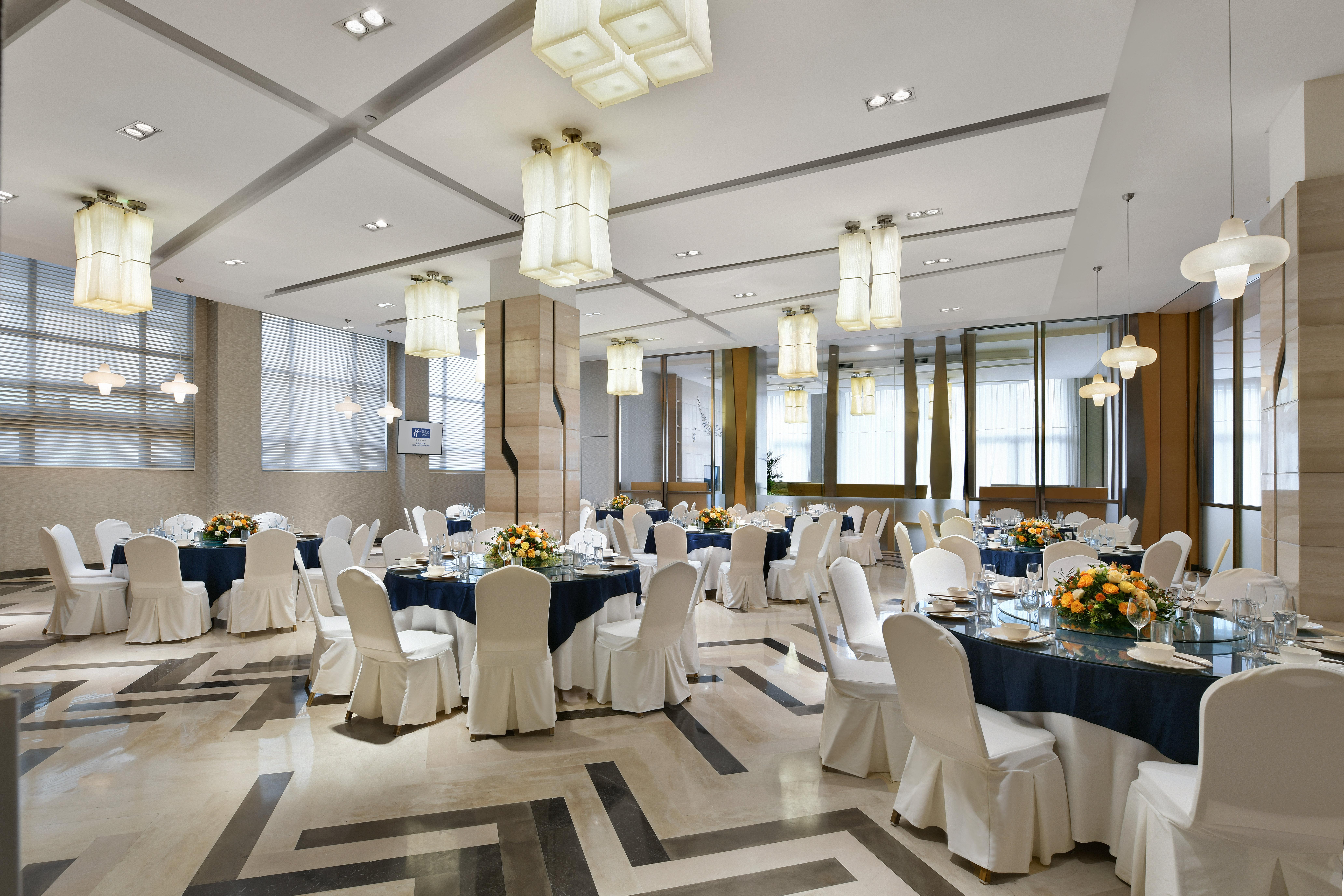 Holiday Inn Express Chengdu Huanhuaxi By Ihg-Near Jinsha Site Musem,Near Wuhou Temple Museum,Welcome Drinks,Free Gym,Free Self-Service Laundry Exteriör bild