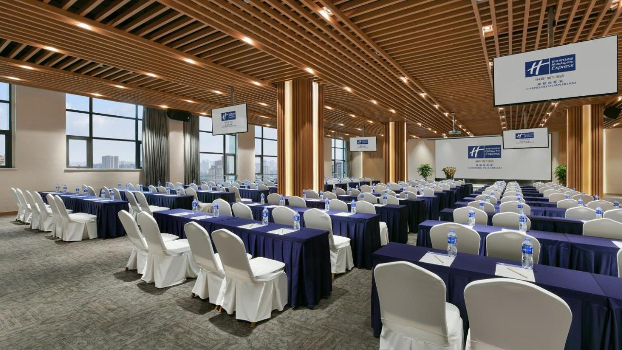 Holiday Inn Express Chengdu Huanhuaxi By Ihg-Near Jinsha Site Musem,Near Wuhou Temple Museum,Welcome Drinks,Free Gym,Free Self-Service Laundry Exteriör bild