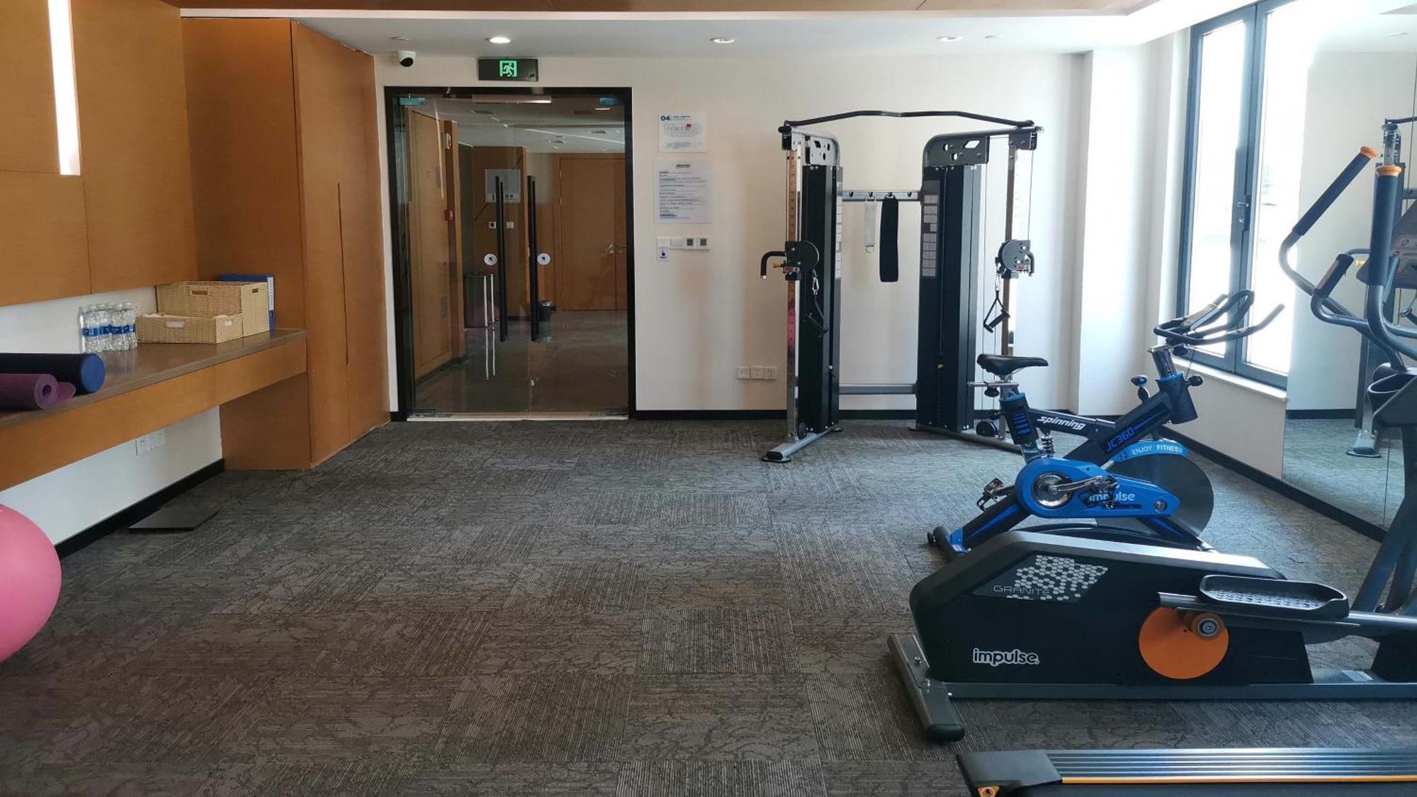 Holiday Inn Express Chengdu Huanhuaxi By Ihg-Near Jinsha Site Musem,Near Wuhou Temple Museum,Welcome Drinks,Free Gym,Free Self-Service Laundry Exteriör bild