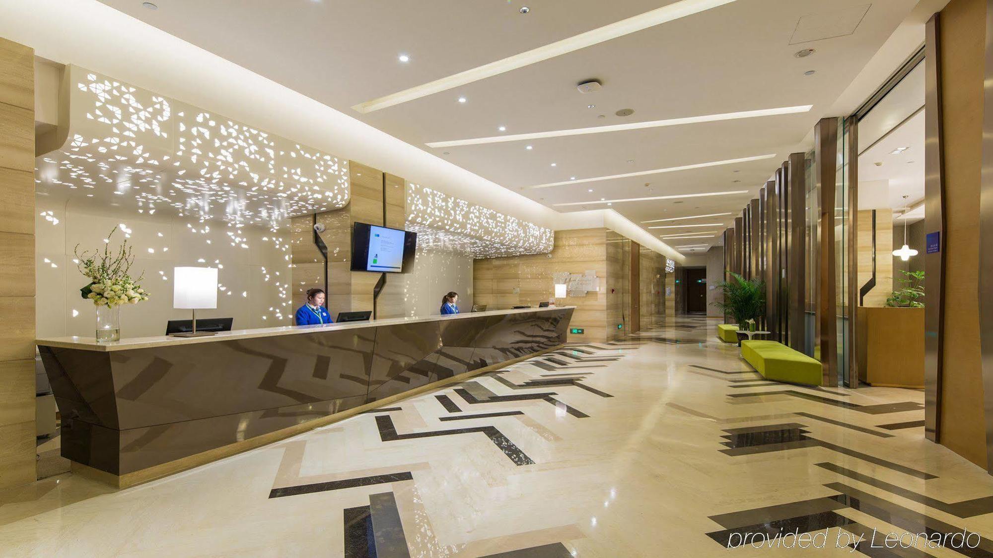 Holiday Inn Express Chengdu Huanhuaxi By Ihg-Near Jinsha Site Musem,Near Wuhou Temple Museum,Welcome Drinks,Free Gym,Free Self-Service Laundry Exteriör bild
